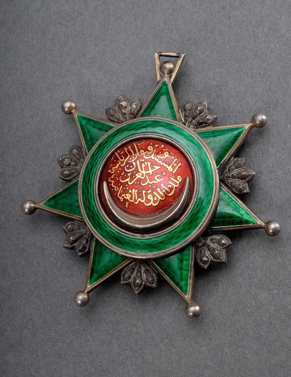 3 Various parts: Order of the Osmanje (2nd model), 3rd class (6,5x6,5cm, agraffe missing, slightly  - Image 5 of 6