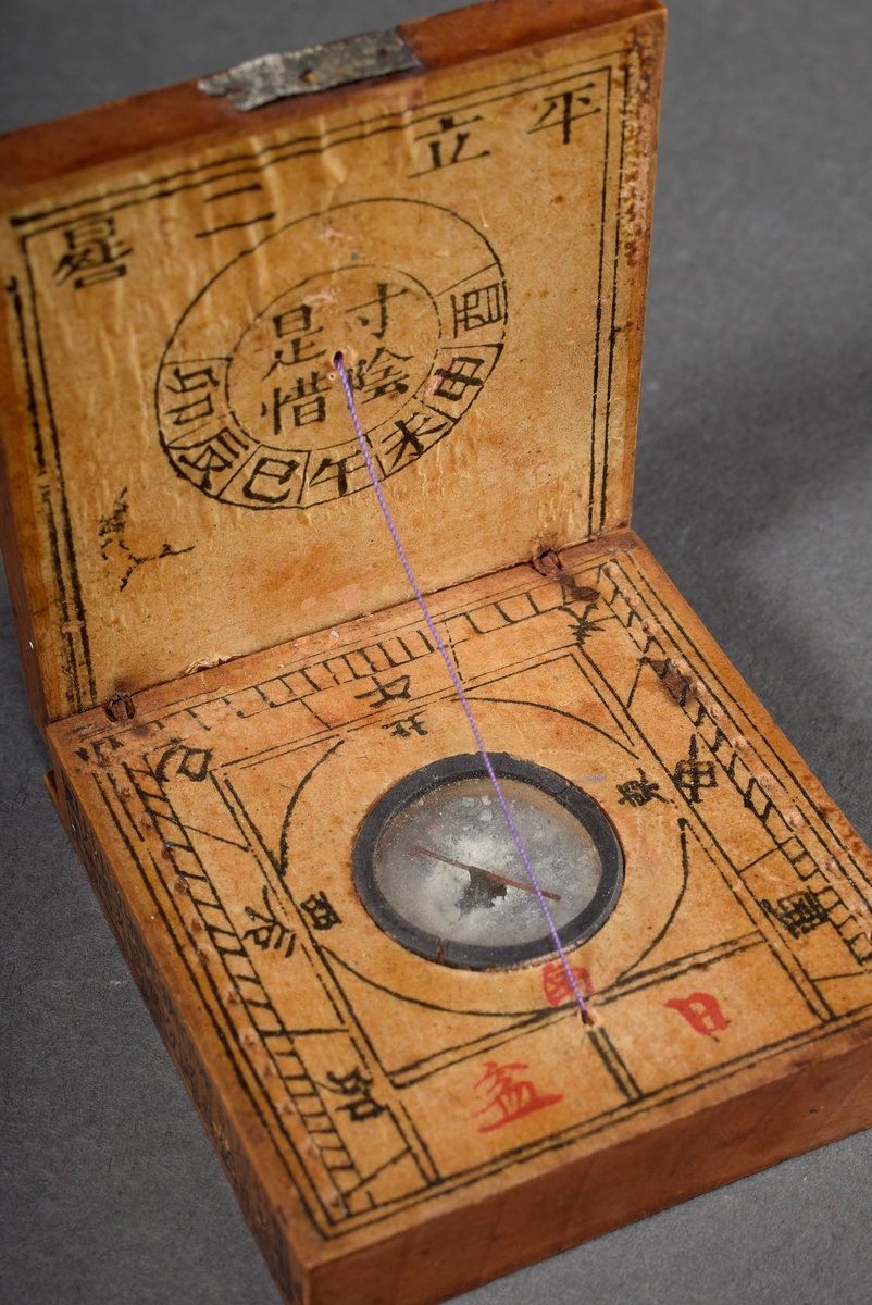 2 Various compasses: England, 19th c., and China, 19th c., 1x probably for Feng-Shui (?), 1,8x7x7,2 - Image 4 of 8