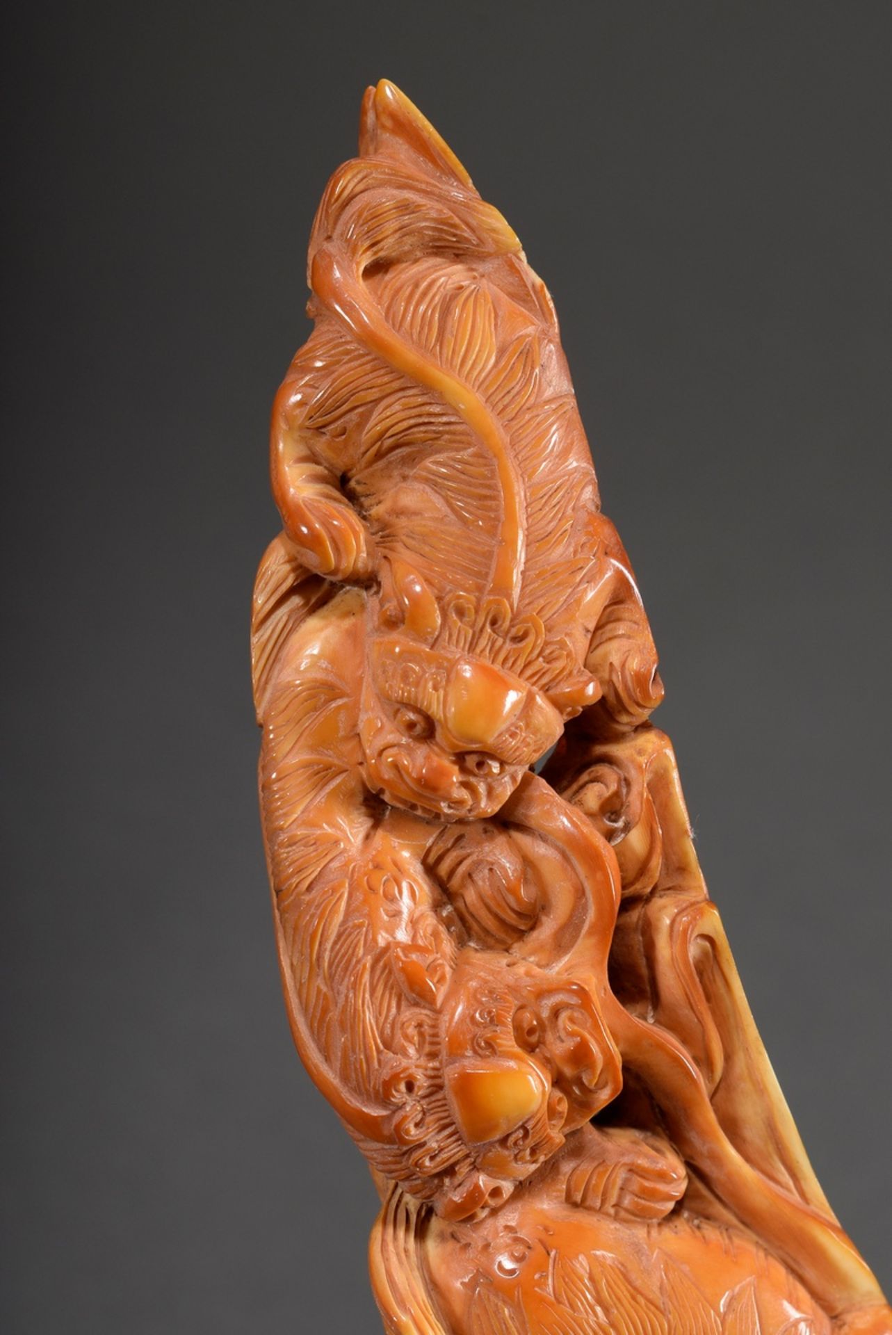 Fine ivory carving "Five Shishis", Japan circa 1900, yellowish discoloured, l. 19cm, permission acc - Image 4 of 7