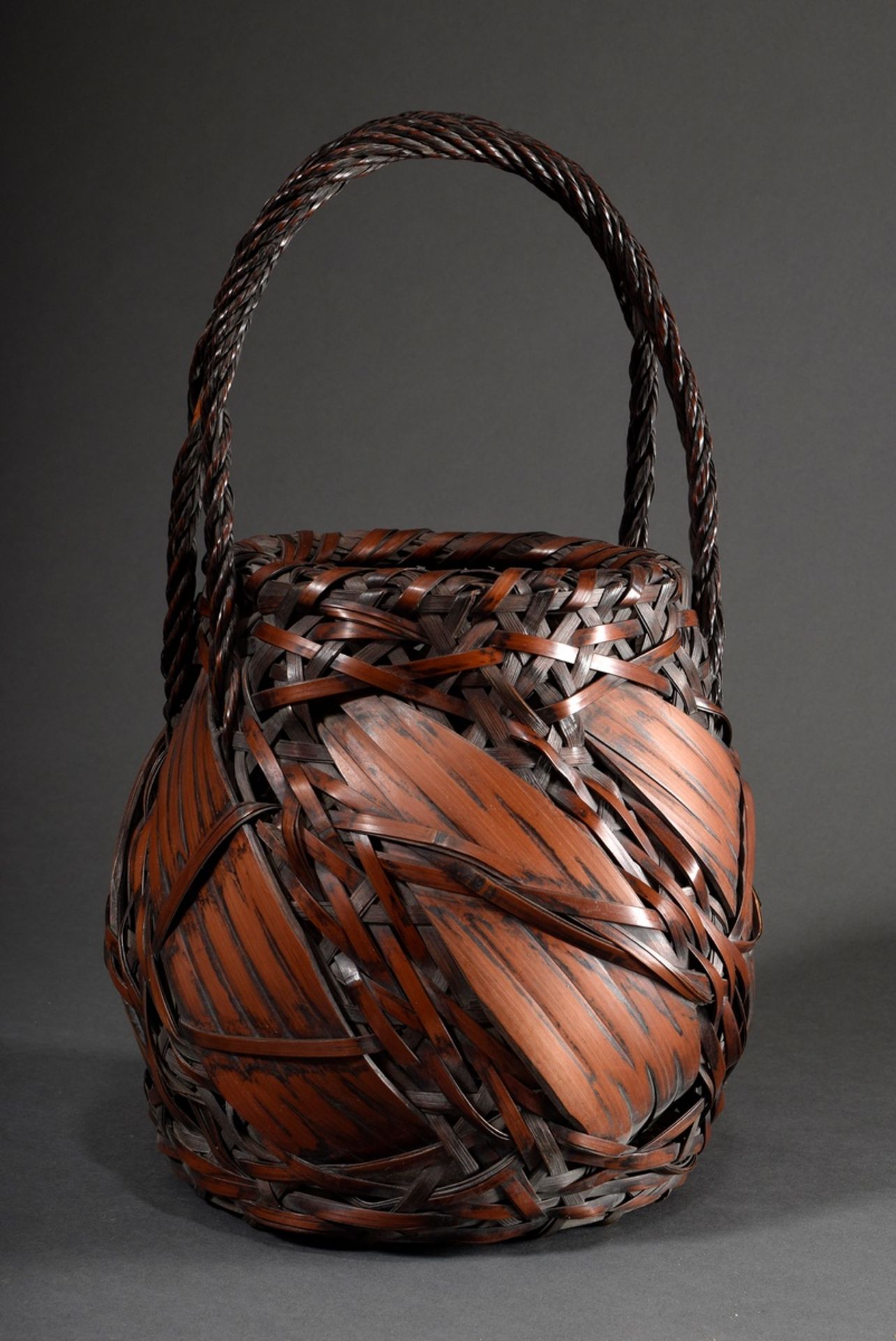 3 Various Japanese baskets with reddish patination: 2 various handle baskets with coarse leaf strip - Image 2 of 7