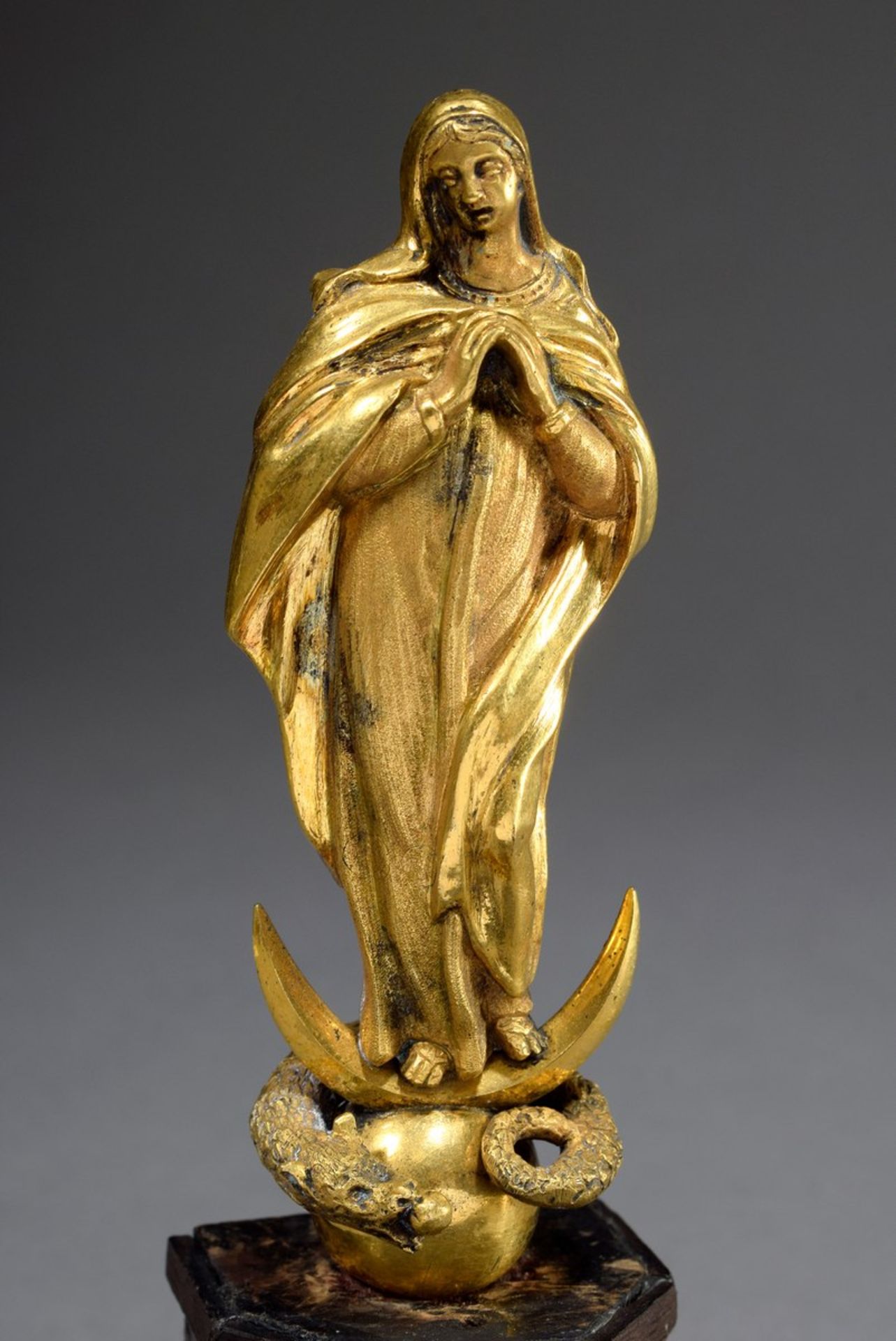 Small statuette "Maria Immaculata on the crescent moon with snake and apple", fire-gilt bronze, woo - Image 2 of 5