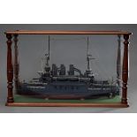 Modellschiff "Kriegsschiff der Kaiserlichen Marine" um 1900, Papier/Pappe bemalt, Herst. Ingenieur