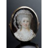 Lupenfeine Louis XVI Miniatur "Dame mit Spitzenhaube" in RG/GG 585 Montierung als Nadel/Anhänger, G