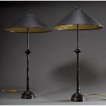 Paar schwarze moderne "Bamboo" Tischlampen, H. 75cm, 1 Schirm defekt