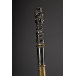 Tätowierungs- oder Tatauierungsnadel mit figürlichen Aufsatz "Affe", Metall, Burma, 19.Jh., L. 38,5