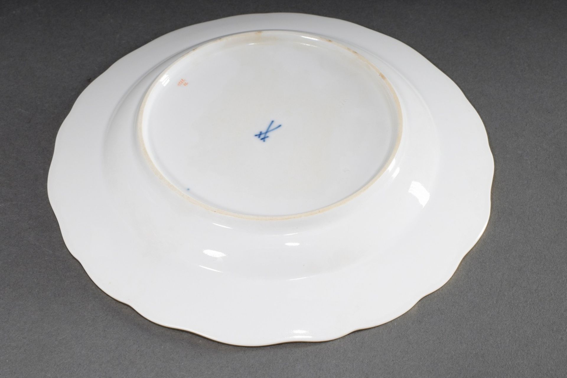 Meissen plate with polychrome "Bird Painting with Insects" (Redstart), new cut-out, gold rim, Ø 20, - Image 4 of 4