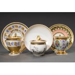 3 Empire Porzellan Tassen/UT mit florale Malerei und Goldstaffage, 1x mit Umdruckdekor "Venus und A