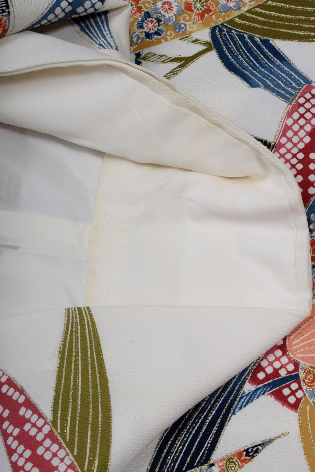 White women's kimono with colourful print decoration "bamboo leaves", silk crêpe, l. 164cm, slightl - Image 10 of 10