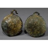 Zweiteilige Gürtelschließe mit floralem Dekor, Bronze gegossen mit gelb-grün-brauner Patina, wohl P