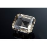 Ungefasster Rauchquarz im Treppenschliff (ca. 45ct, 15,8x18,9x13,2mm)