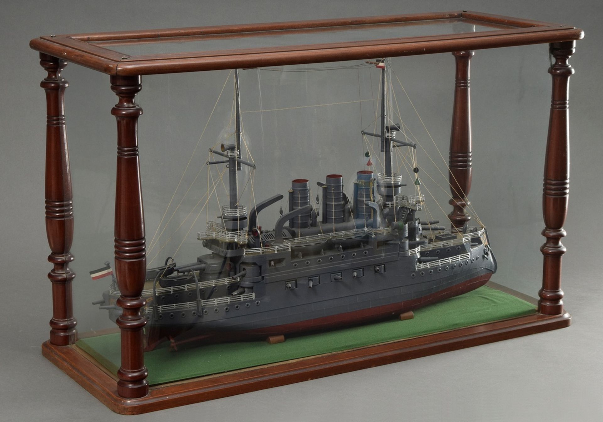 Model ship "Warship of the Imperial Navy" around 1900, paper/cardboard painted, Herst. Engineer of  - Image 6 of 7