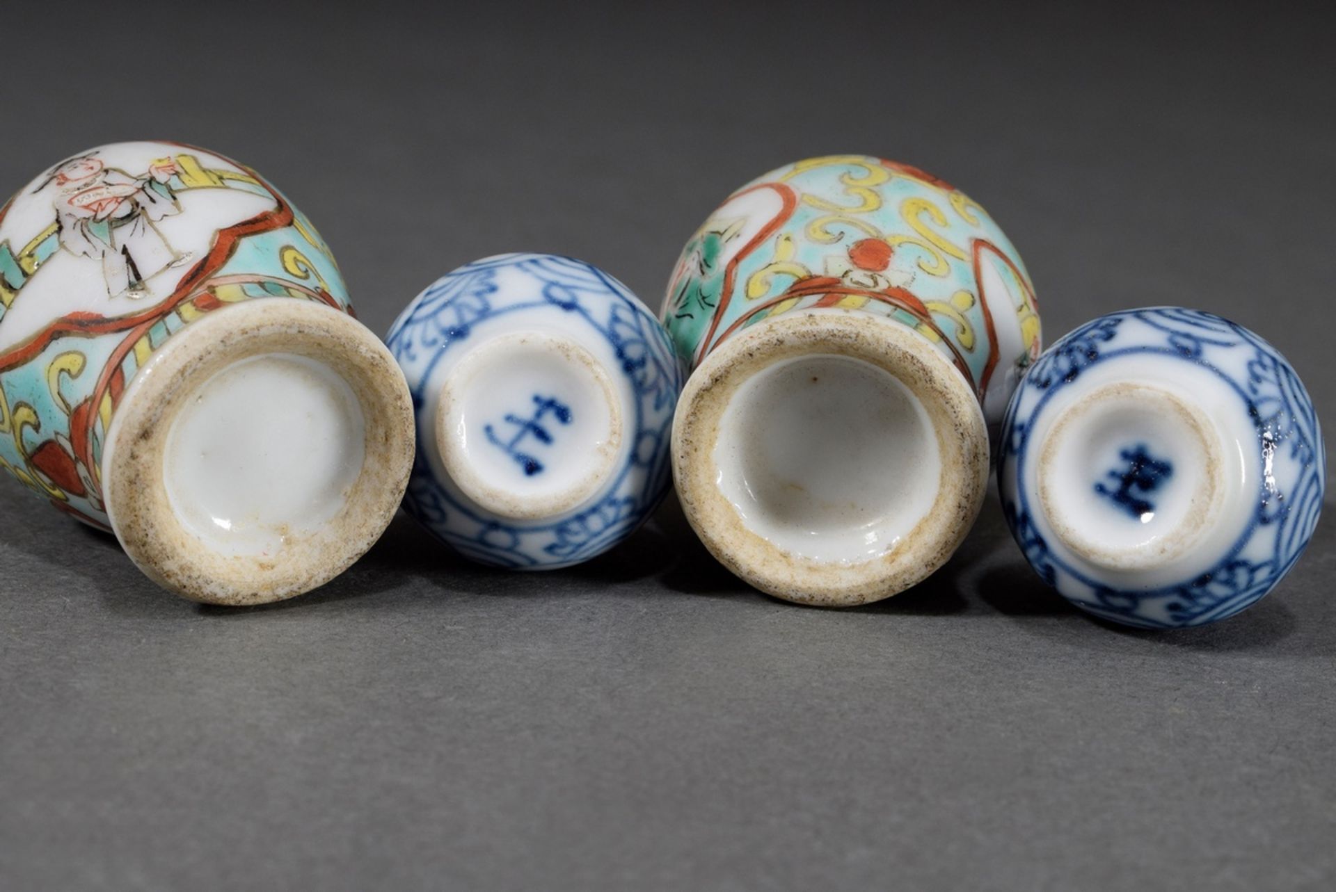 4 Various Chinese porcelain miniature vases with floral blue painting and Famille verte decoration  - Image 2 of 2