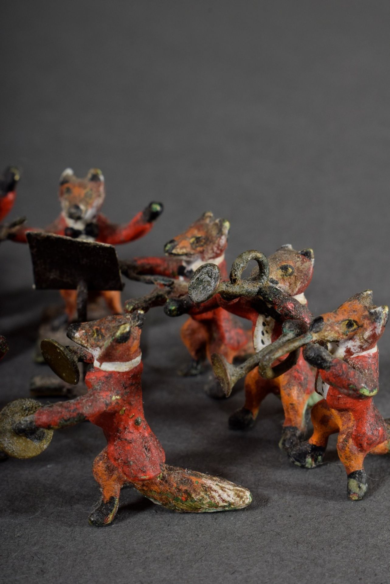 10 pieces Viennese bronze "Fox Chapel", colourfully painted, h. 2,5-3cm, slightly soiled, partially - Image 3 of 5