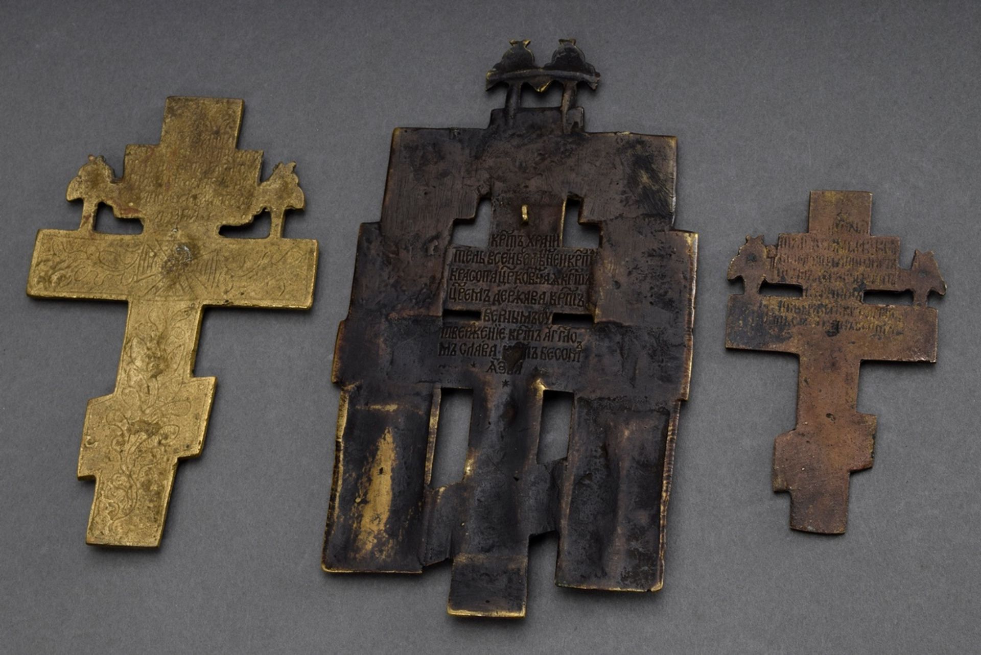 3 Various Russian icon crosses with Corpus Christi, 1x extended cross with feast days, brass, 17th- - Image 2 of 5