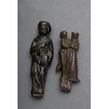 2 Diverse mittelalterliche Kleinplastiken "Maria mit Christuskind" und "Heiliger", Bronze, z.T. mit