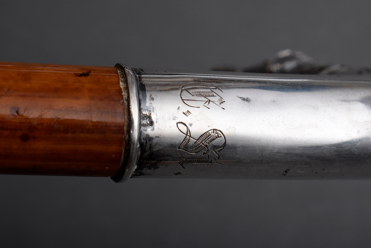 Riding crop with plastic silver 800 handle "hunting dog" and engraved monogram "G.St." as well as f - Image 2 of 7