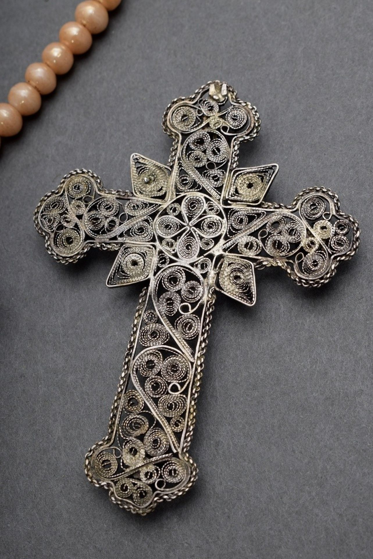 3 Various silver filigree works: Rosary fragment with glass beads (l. 26cm), crucifix (8x6cm) and f - Image 3 of 7