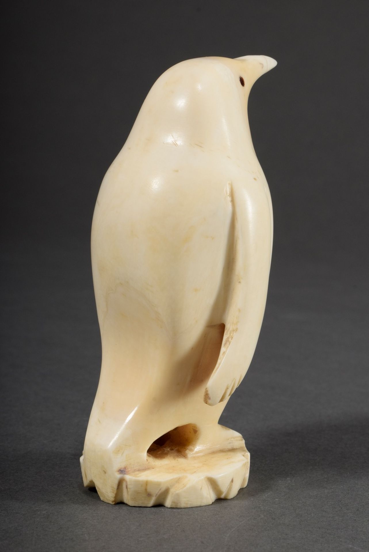 Scrimshaw "Penguin" of carved whale tooth with whale beard inlays, Inuit work, 19th c., h. 10.5cm,  - Image 3 of 6