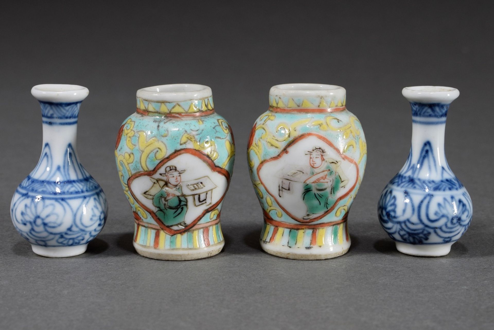 4 Various Chinese porcelain miniature vases with floral blue painting and Famille verte decoration 