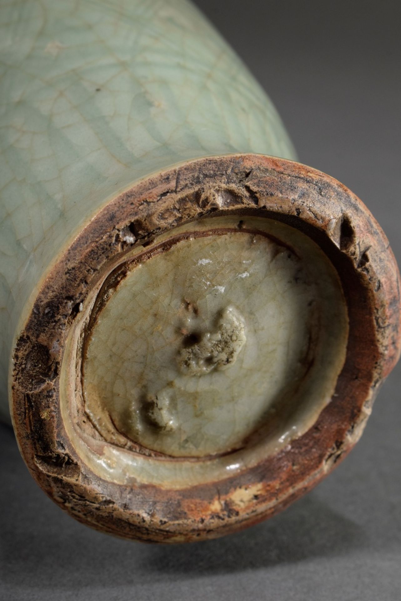 Slender Chinese porcelain vase with ovoid body, crackled celadon glaze and delicate incised decorat - Image 4 of 6