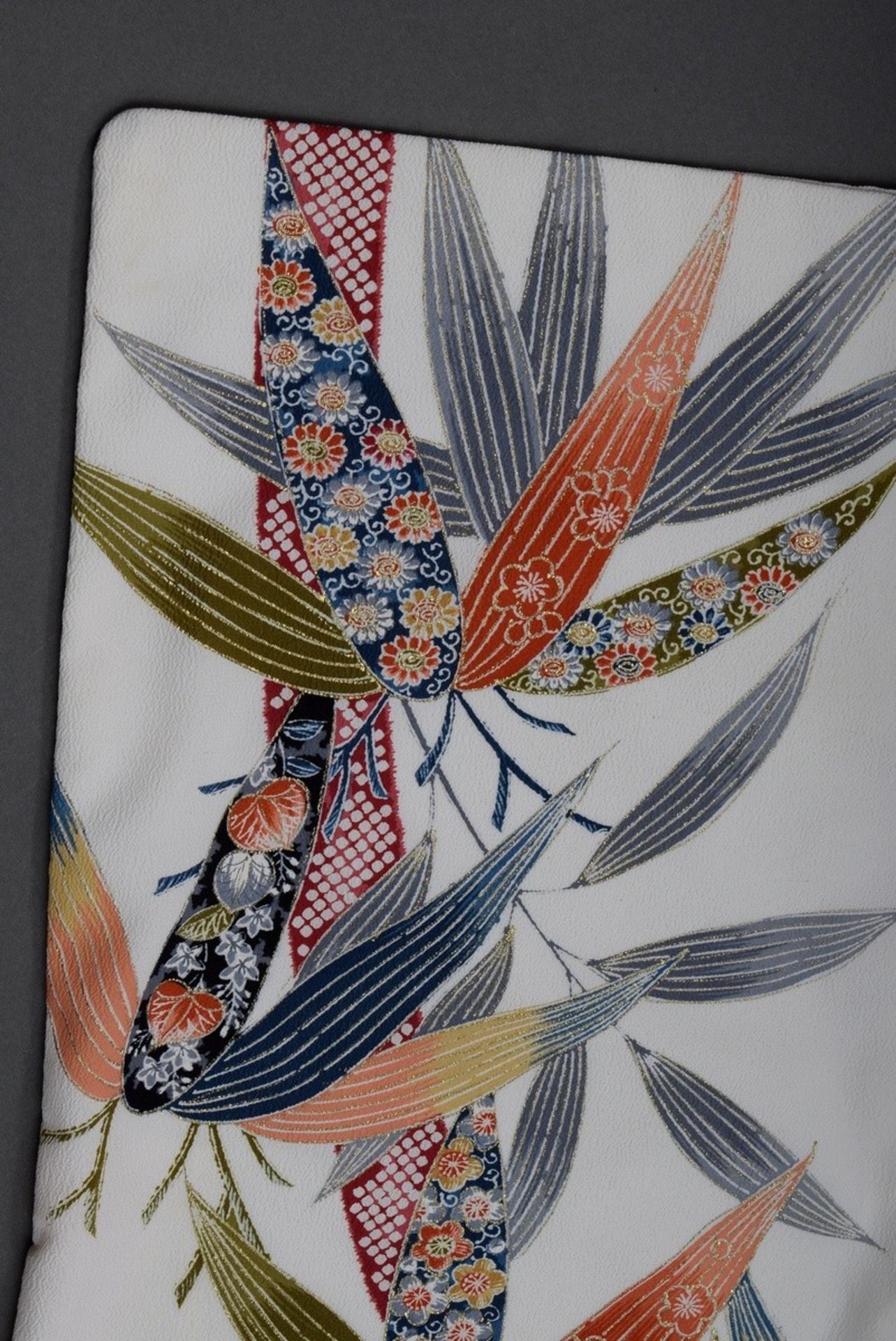 White women's kimono with colourful print decoration "bamboo leaves", silk crêpe, l. 164cm, slightl - Image 4 of 10