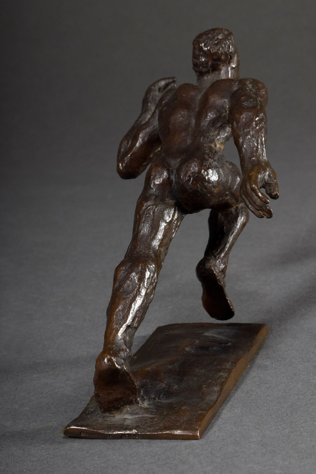 Kunstmann, Ludwig (1877-1961) "Sprinter", bronze dark patinated, signed on the plinth, foundry stam - Image 3 of 5