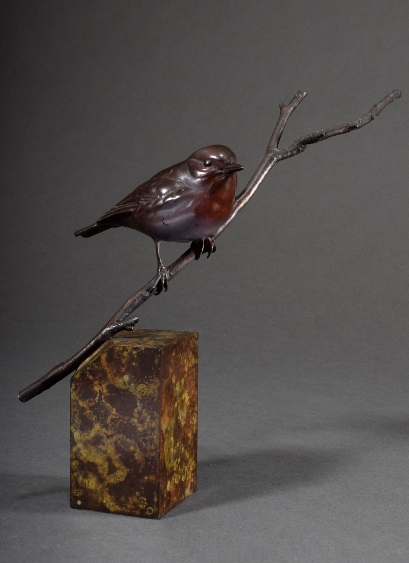 Glasby, Alan (1945-2008) "Robin" (robin on branch), bronze coloured patinated, num. 18/75, h. 24,5c