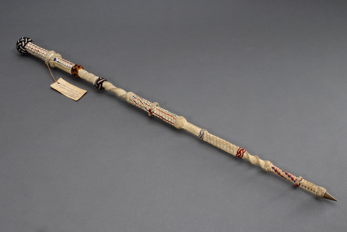 Sailor's work, walking stick made of cordage over metal core, inscr. on note, l. 103cm, signs of ag - Image 2 of 3