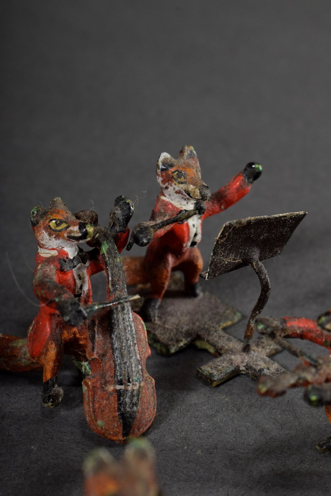 10 pieces Viennese bronze "Fox Chapel", colourfully painted, h. 2,5-3cm, slightly soiled, partially - Image 4 of 5