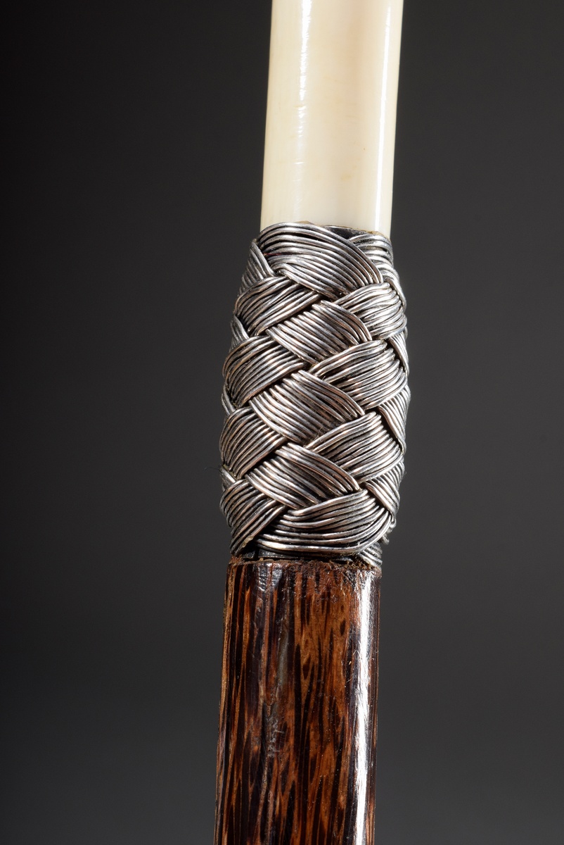 Elegant ladies' walking stick with long ivory handle merging into an oval pommel, carved all around - Image 2 of 8