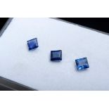 3 Ungefasste Saphire im Carréeschliff (zus. ca. 2ct, 4x4x3mm)