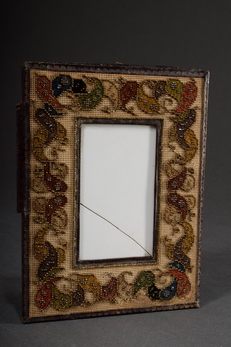 3 Various Biedermeier objects, among others with pearl embroidery: money cat "Stags", frame "Orname - Image 3 of 7