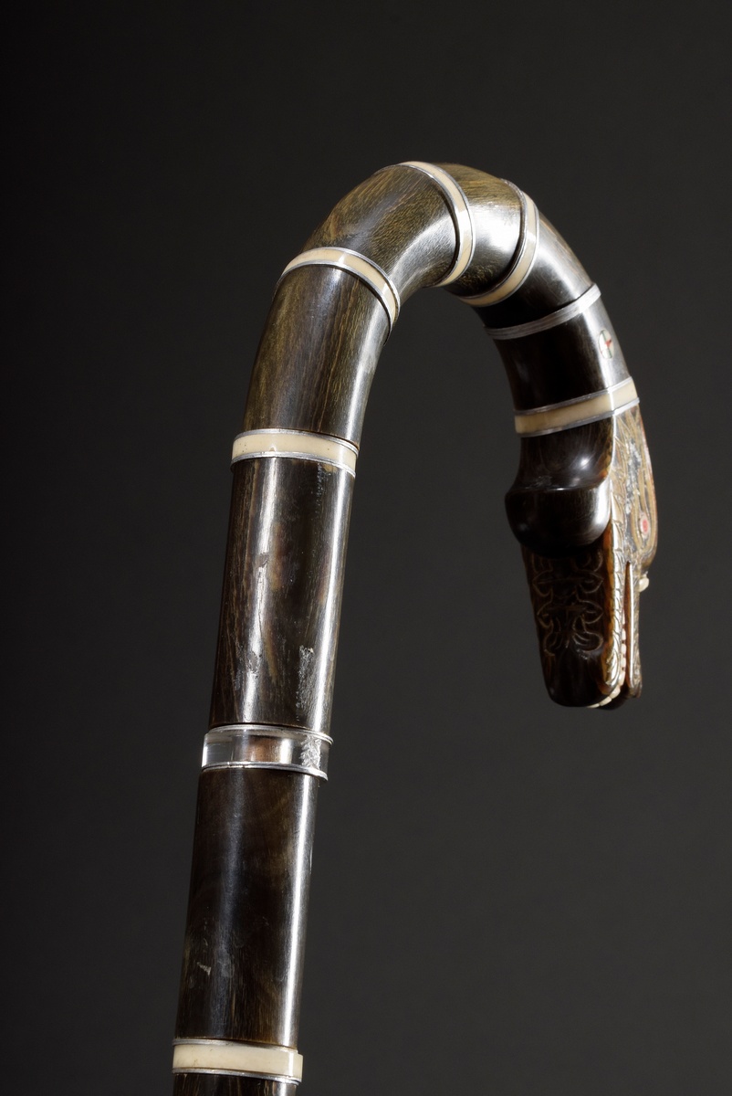 Southeast Asian walking stick with carved "dragon head", horn with bone and aluminium discs, 20th c - Image 3 of 8
