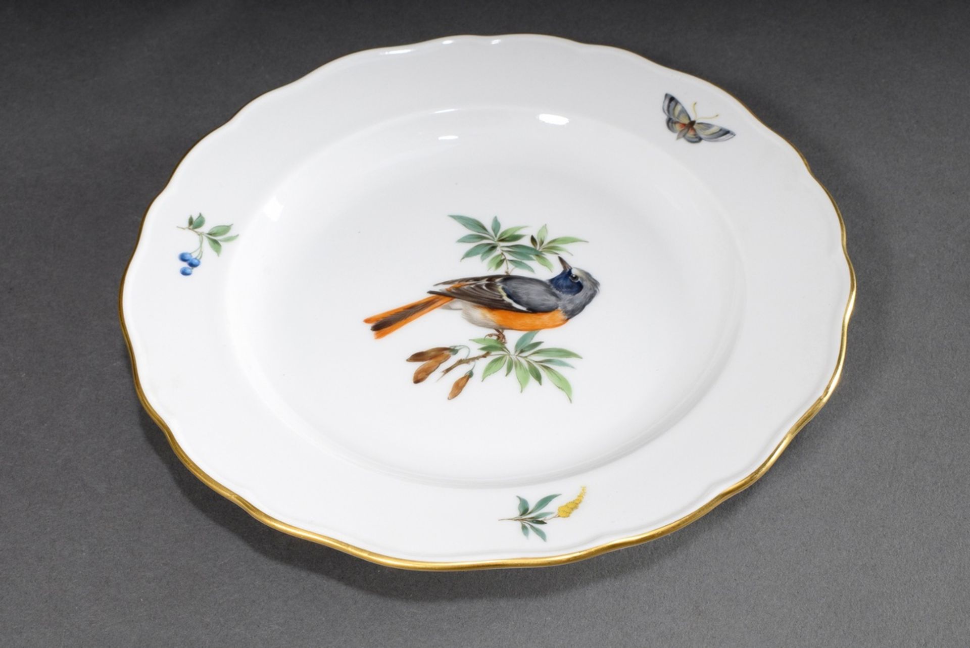Meissen plate with polychrome "Bird Painting with Insects" (Redstart), new cut-out, gold rim, Ø 20, - Image 3 of 4