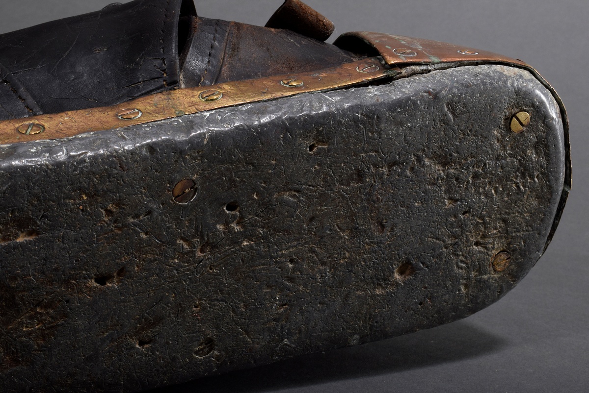 Diving shoe, leather with wooden insole/lead sole/copper cap, early 20th c., l. 34cm, signs of age  - Image 5 of 5