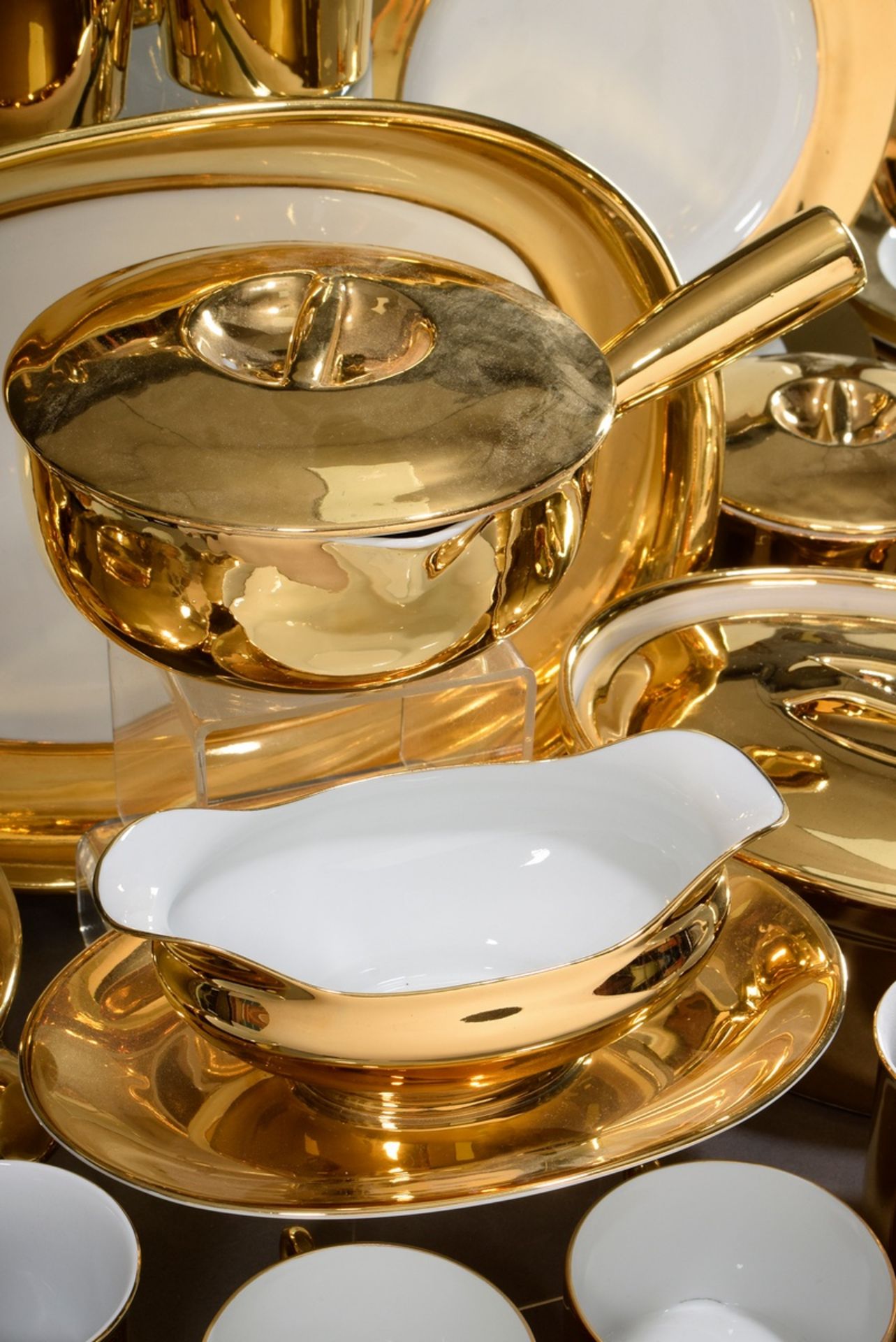43 pieces Limoges dinner and breakfast service "Gold", Porcelaine de Paris, consisting of: 8 dinner - Image 6 of 9