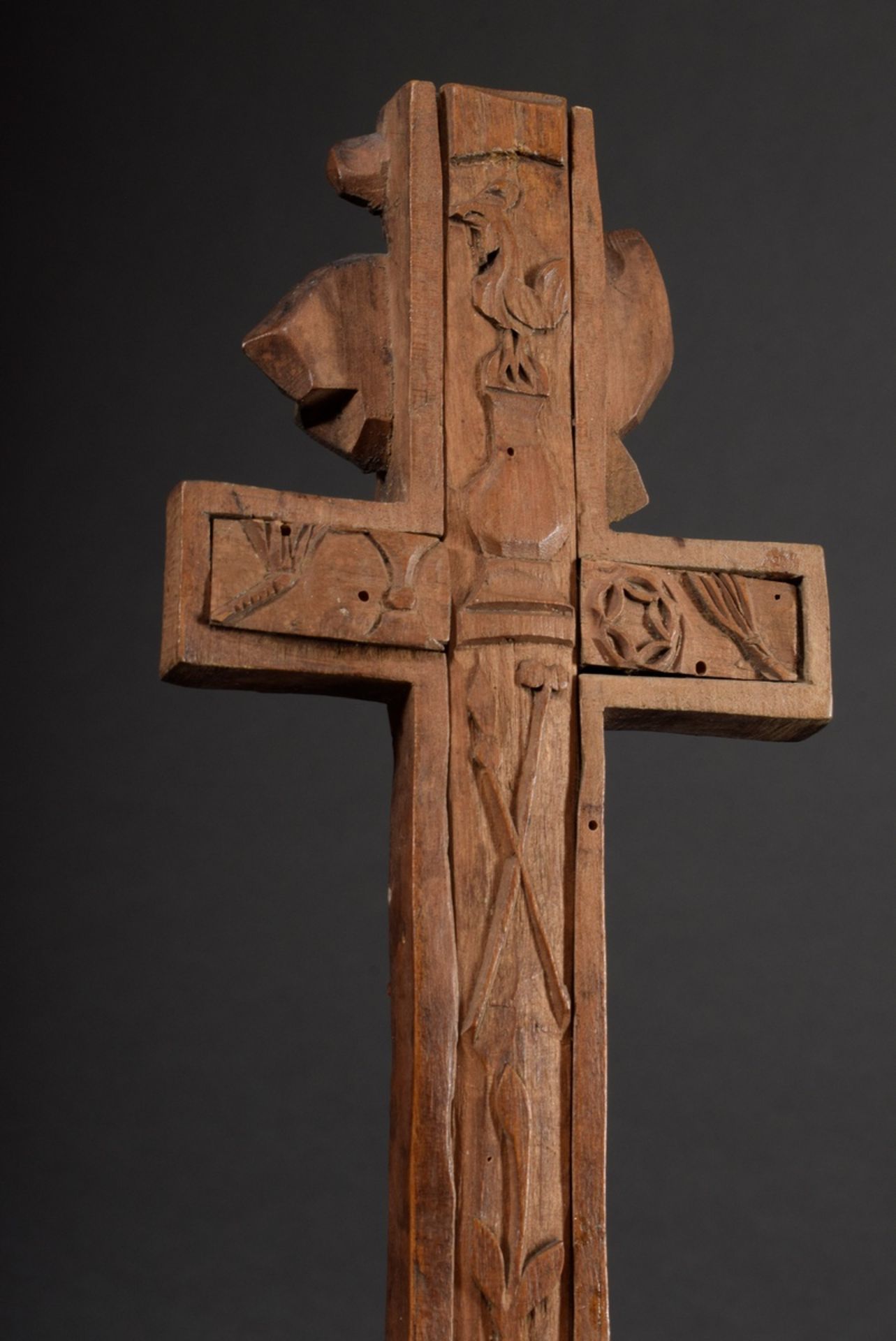Carved reliquary cross depicting "Christ on the cross", "Mary" and "God the Father", on the reverse - Image 4 of 8