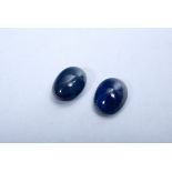 Paar ungefasste Saphircabochons (zus. ca. 3.5ct, 8x6x3,8mm)