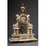 Französische Napoleon III Prunk-Pendule in Alabaster Gehäuse mit plastischer Vasenbekrönung und flo