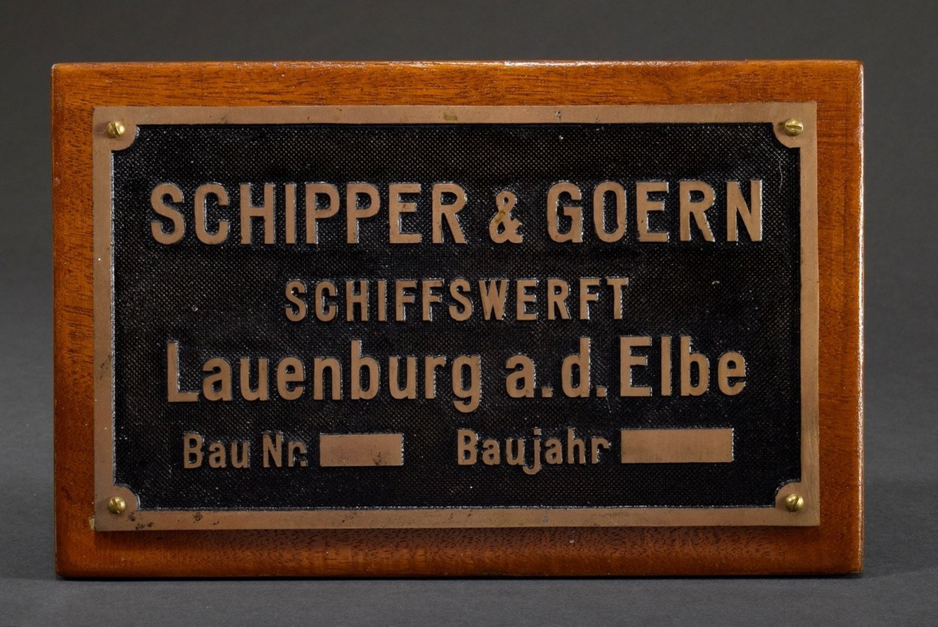 Original shipyard/nameplate "Schipper & Goern, Lauenburg a.d. Elbe" (blank), brass (full cast), par