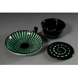 2 Diverse Bollhagen, Hedwig (1907-2001) Keramik mit schwarz/grünem Dekor: Schale mit Henkel (Ø 17,5