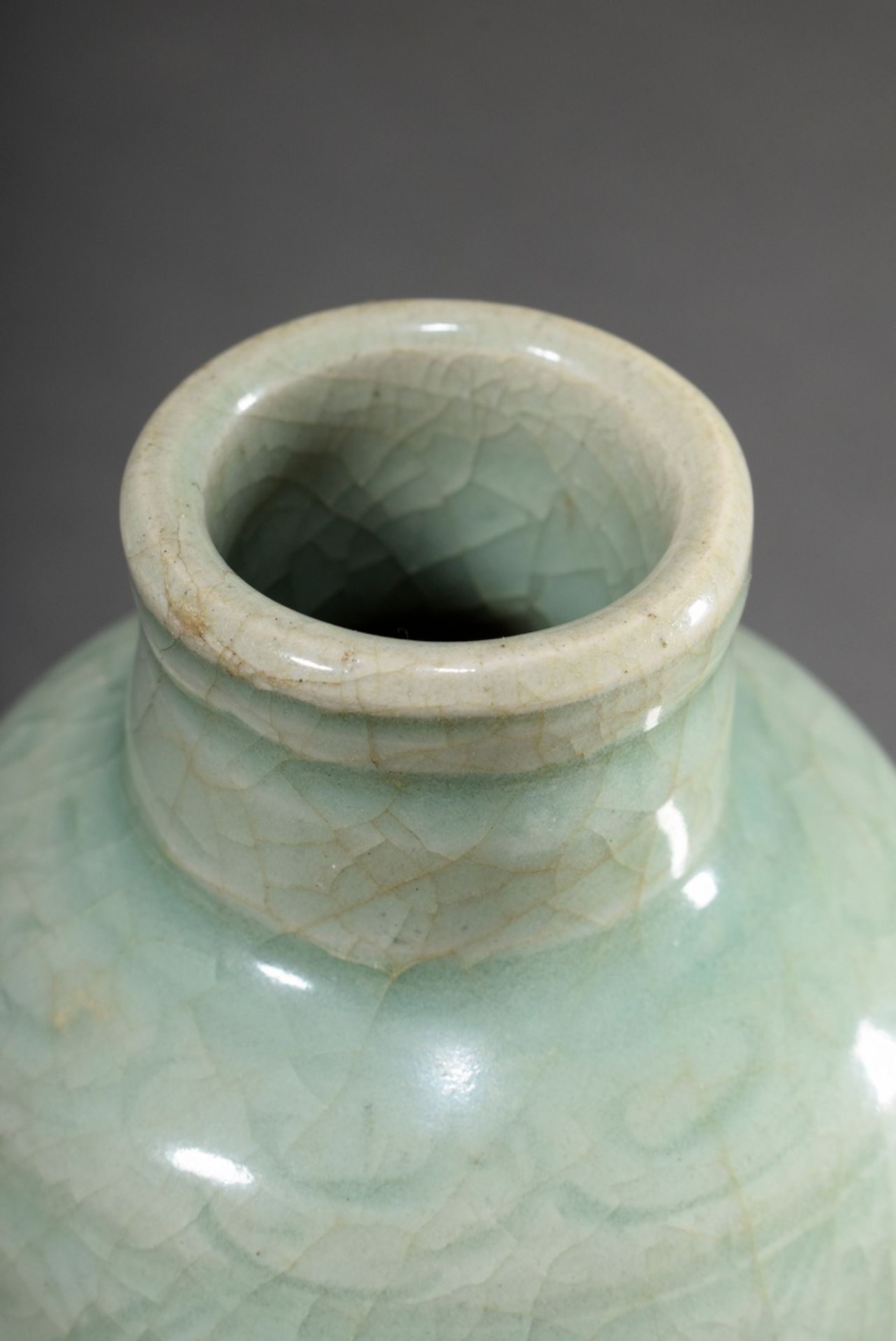 Slender Chinese porcelain vase with ovoid body, crackled celadon glaze and delicate incised decorat - Image 3 of 6