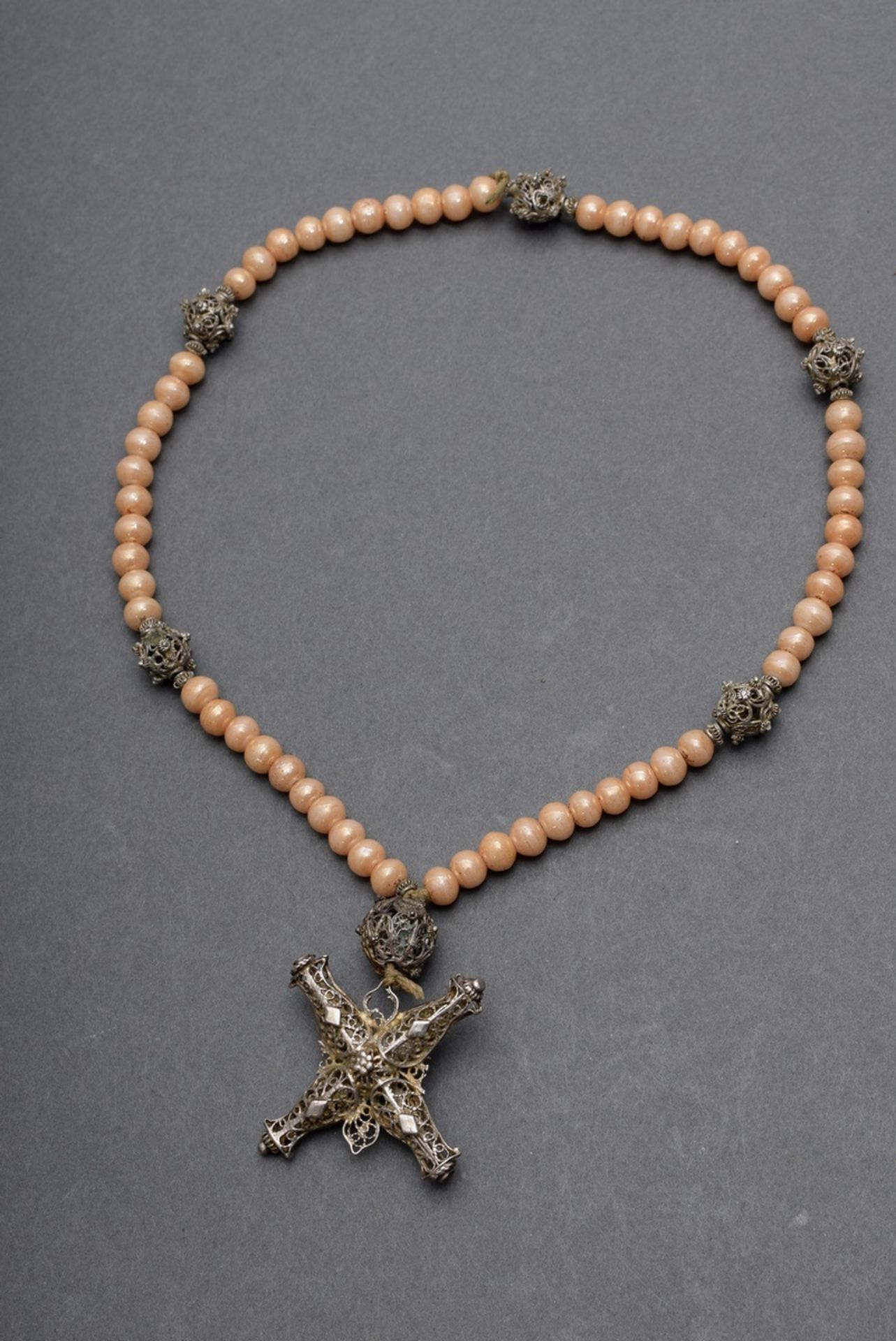 3 Various silver filigree works: Rosary fragment with glass beads (l. 26cm), crucifix (8x6cm) and f - Image 6 of 7