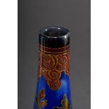 Englische Arts & Crafts Keramik Vase mit goldener und roter Lüstermalerei "Springende Hirsche" im R