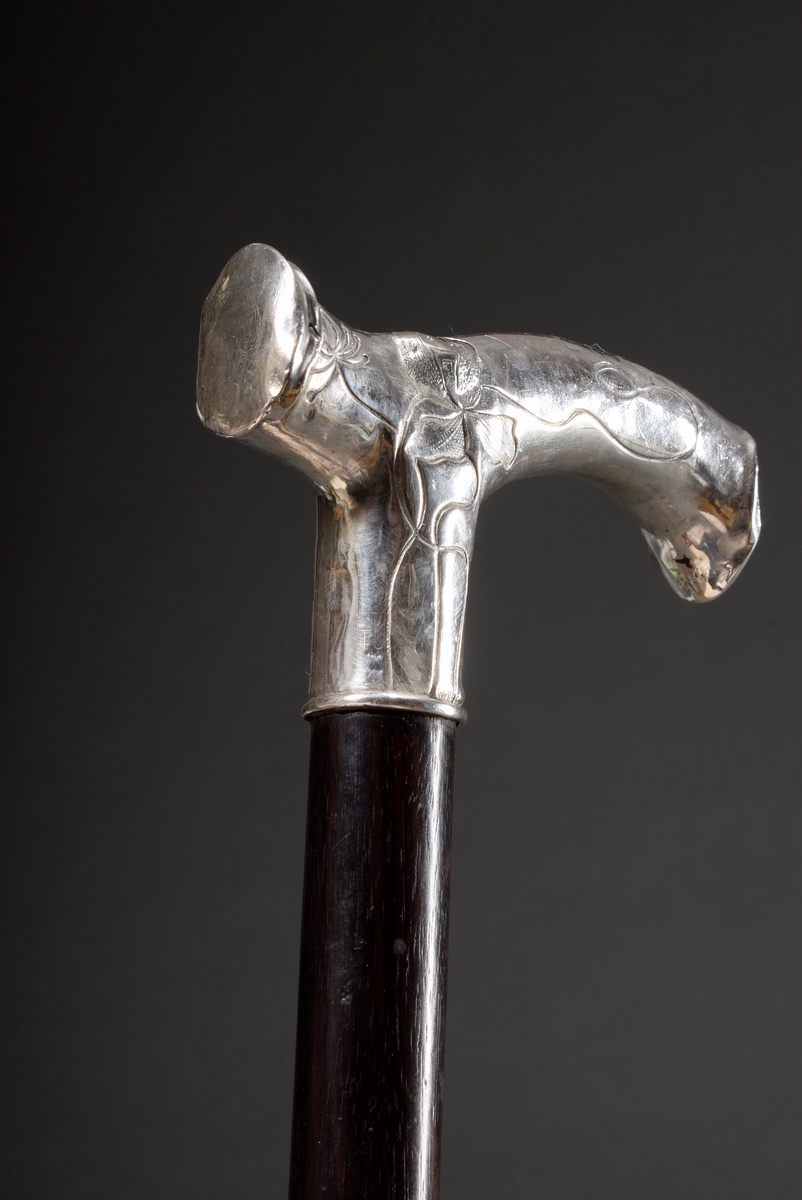 Walking stick with silver 800 Fritz crutch "blossoms" and dark shaft, around 1900, l. 85cm, pressur - Image 3 of 3