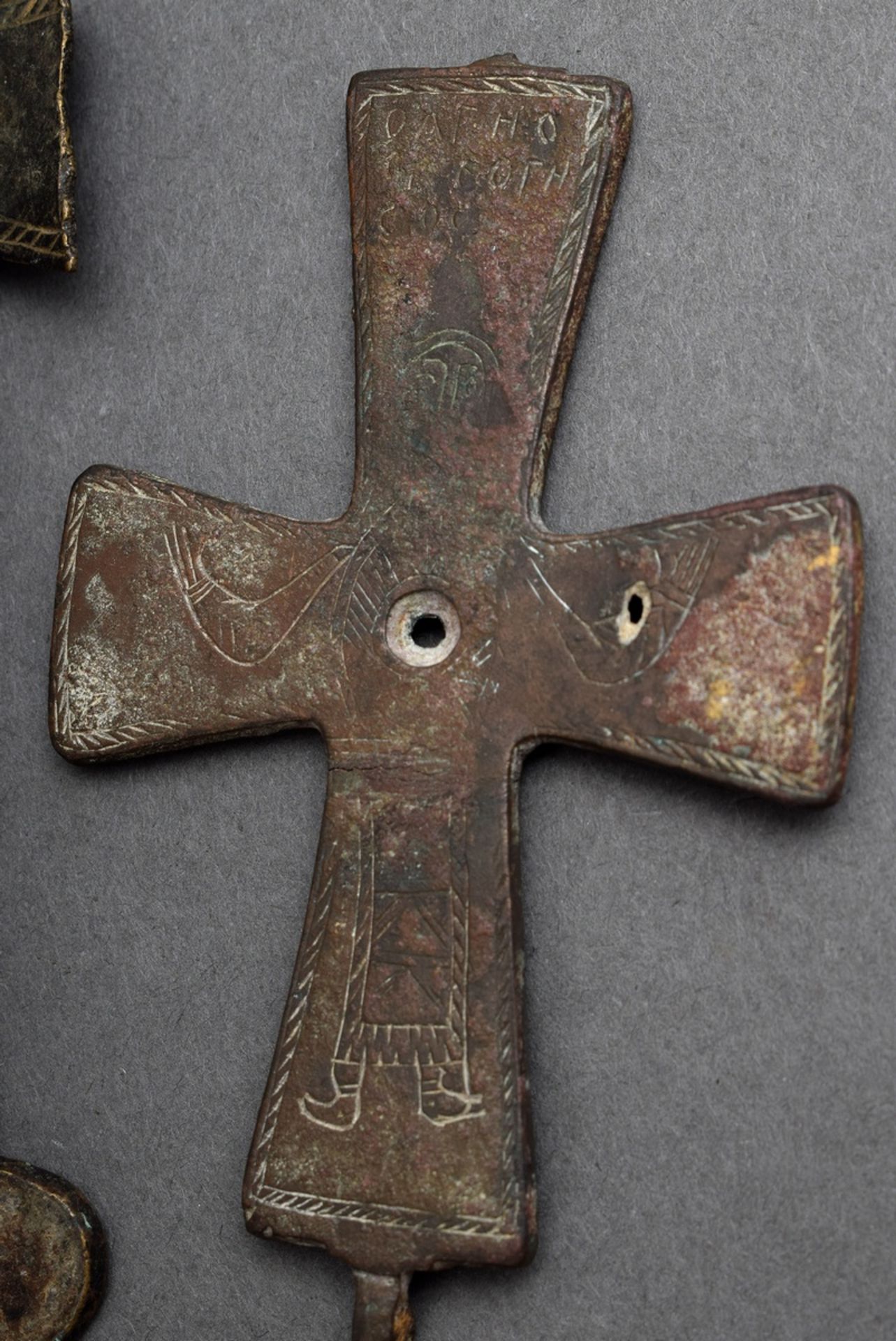 3 Various parts: Byzantine processional cross and encolpion fragments with engraved representations - Image 3 of 5