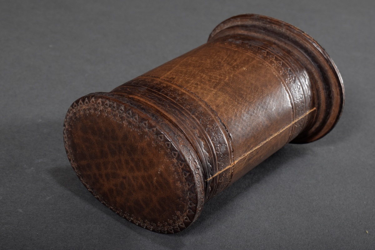 Small decorated leather case for a chess piece or similar, inside lined with velvet, 19th century,  - Image 3 of 4