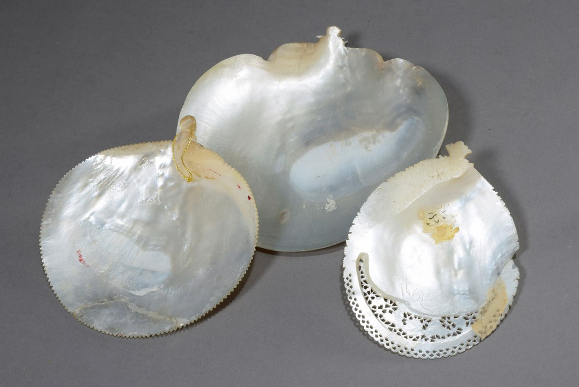 3 Various shell bowls with cut relief depictions of "Resurrection", "Mother of God with Child" and  - Image 2 of 7