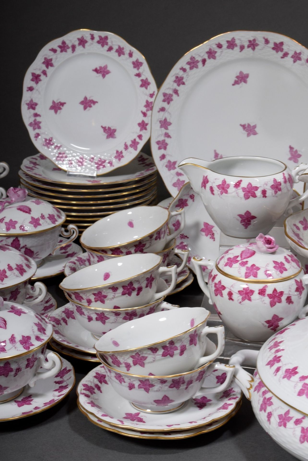65 pieces Herend coffee and dinner service "Guirland de Raisins" with purple painting and gold rim, - Image 3 of 7