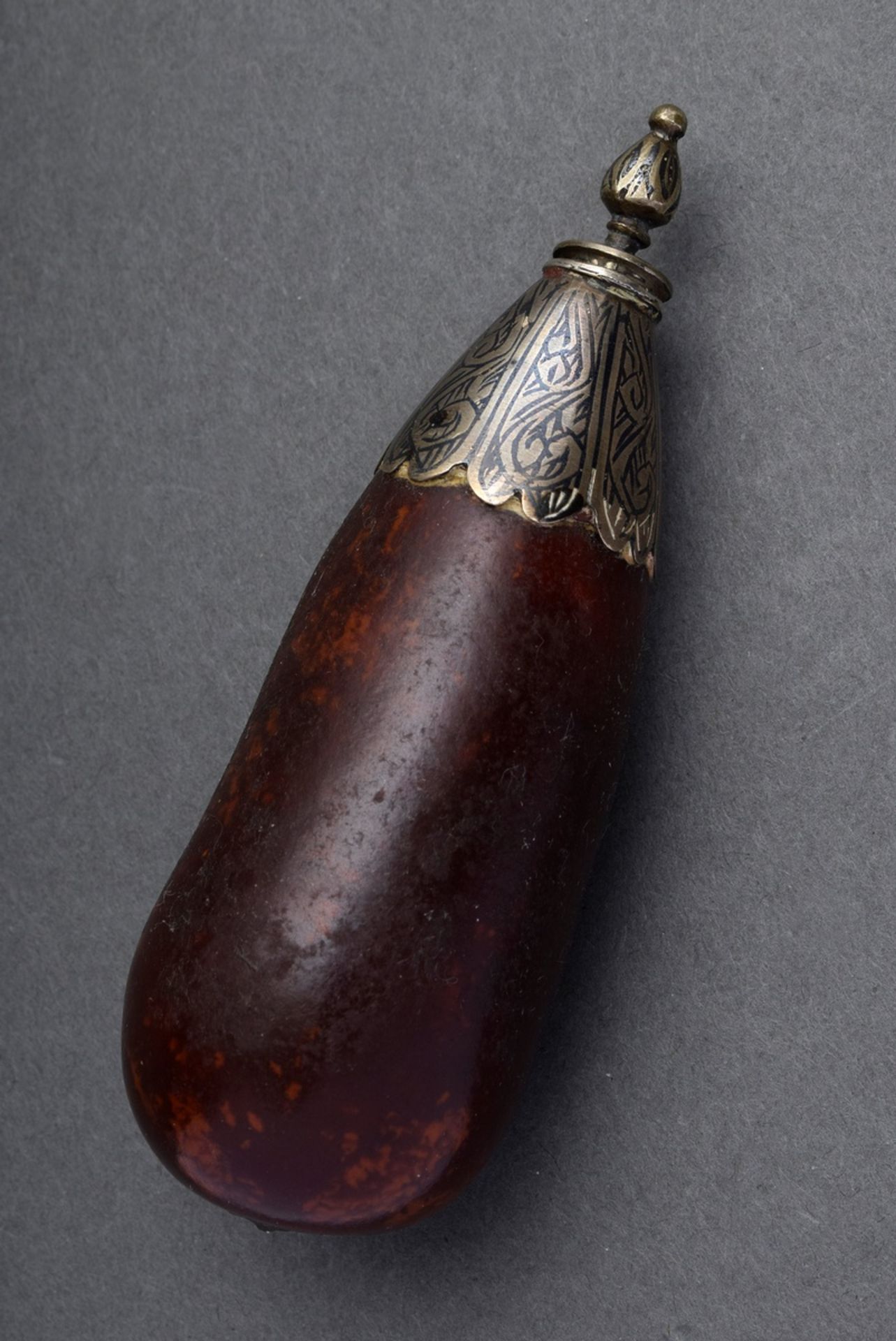 Ornamental gourd snuff bottle with niello silver mount, probably Caucasus 19th century, l. 10cm, mi